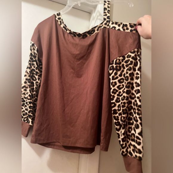Brown and leopard top - Picture 5 of 5
